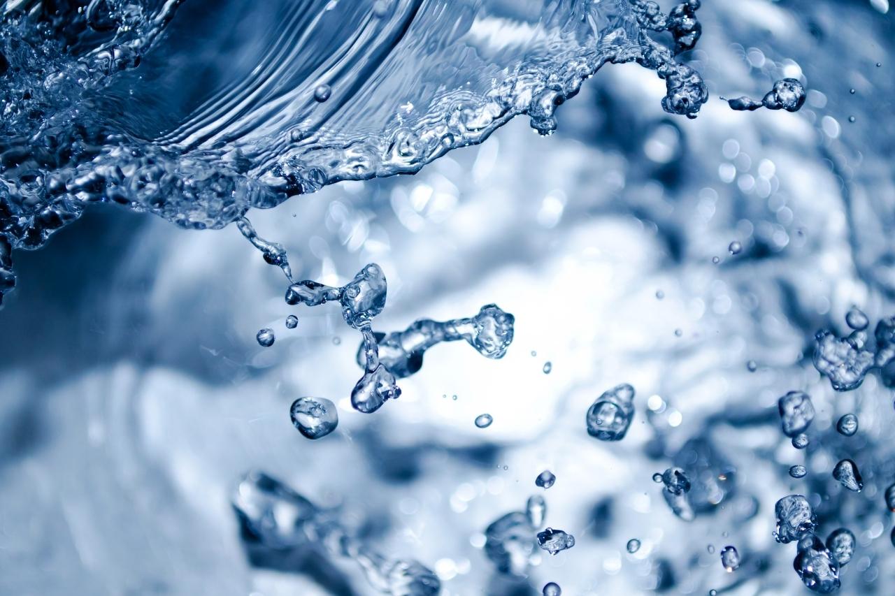 Como deve ser feito o uso racional de água em empresas?