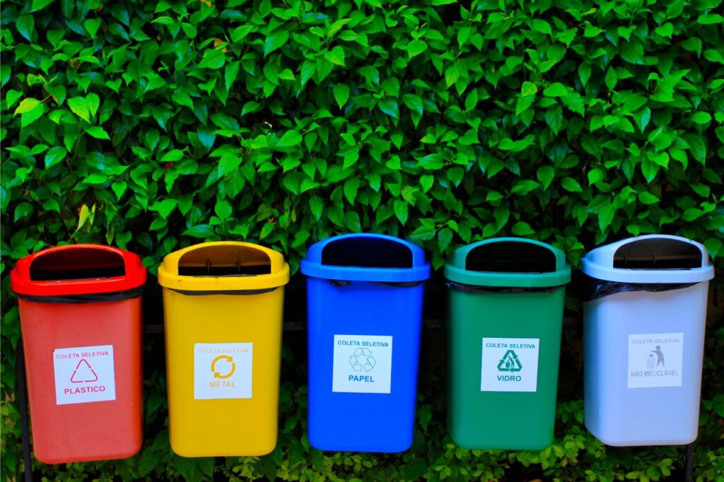 Guia de separação dos diferentes tipos de resíduos para uma reciclagem correta