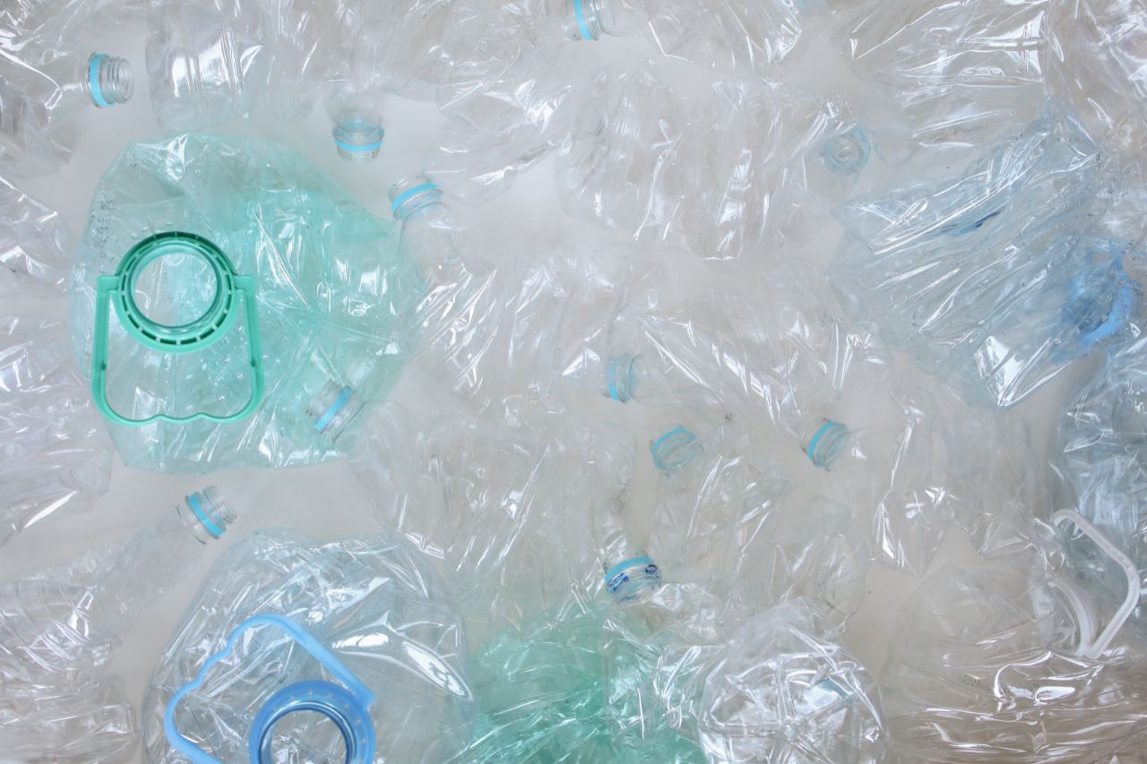 Reciclagem que faz o resíduo plástico desaparecer (literalmente)?