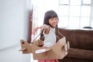 7 ideias criativas para reutilizar o papelão